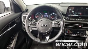 Kia Seltos Бензин 1.6 Turbo 2WD 2020 года из Южной Кореи