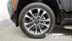 Jeep Cherokee 3.6 Overland 2023 года из Южной Кореи