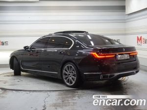 BMW 7-Series M760Li xDrive V12 Excellence 2021 года из Южной Кореи