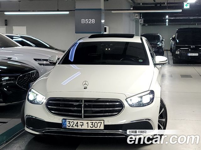 Mercedes-Benz E-Class E300e 4MATIC Exclusive 2021 года из Кореи