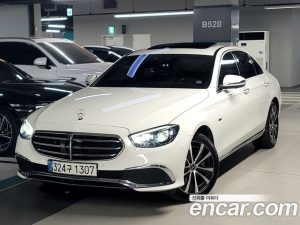 Mercedes-Benz E-Class E300e 4MATIC Exclusive 2021 года из Южной Кореи