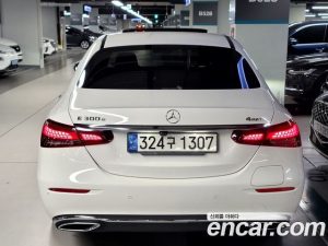 Mercedes-Benz E-Class E300e 4MATIC Exclusive 2021 года из Южной Кореи