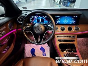 Mercedes-Benz E-Class E300e 4MATIC Exclusive 2021 года из Южной Кореи