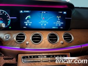 Mercedes-Benz E-Class E300e 4MATIC Exclusive 2021 года из Южной Кореи