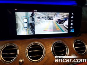 Mercedes-Benz E-Class E300e 4MATIC Exclusive 2021 года из Южной Кореи