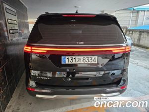 Kia Carnival Бензин 7-Seater Signature 2023 года из Южной Кореи