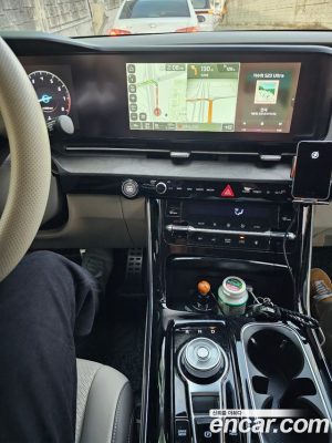 Kia Carnival Бензин 7-Seater Signature 2023 года из Южной Кореи