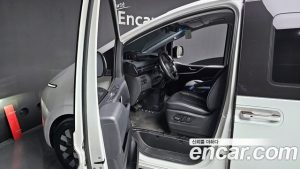 Hyundai Staria 4WD Lounge 9-Seater 2022 года из Южной Кореи