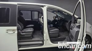Hyundai Staria 4WD Lounge 9-Seater 2022 года из Южной Кореи