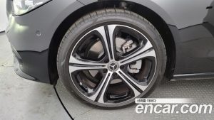 Mercedes-Benz C-Class C300 4MATIC Avantgarde 2023 года из Южной Кореи