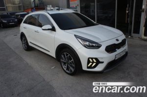 Kia Niro 1.6 HEV 2020 года из Южной Кореи