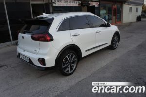 Kia Niro 1.6 HEV 2020 года из Южной Кореи