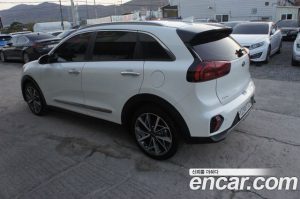 Kia Niro 1.6 HEV 2020 года из Южной Кореи