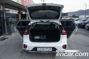Kia Niro 1.6 HEV 2020 года из Южной Кореи