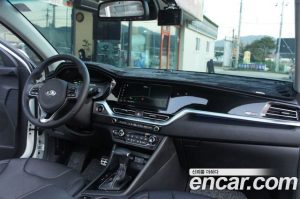 Kia Niro 1.6 HEV 2020 года из Южной Кореи