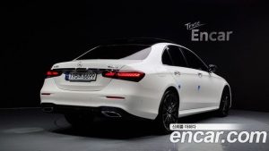 Mercedes-Benz E-Class E350 4MATIC AMG Line 2023 года из Южной Кореи