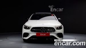 Mercedes-Benz E-Class E350 4MATIC AMG Line 2023 года из Южной Кореи