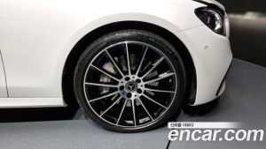 Mercedes-Benz E-Class E350 4MATIC AMG Line 2023 года из Южной Кореи