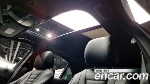 Mercedes-Benz E-Class E350 4MATIC AMG Line 2023 года из Южной Кореи