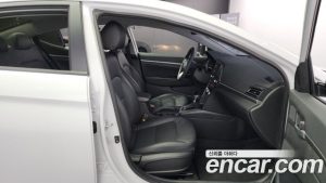 Hyundai AVANTE 1.6 2020 года из Южной Кореи