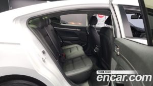 Hyundai AVANTE 1.6 2020 года из Южной Кореи