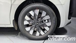 Hyundai Staria 4WD Lounge 7-Seater 2024 года из Южной Кореи