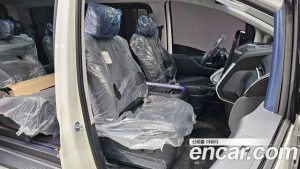 Hyundai Staria 4WD Lounge 7-Seater 2024 года из Южной Кореи