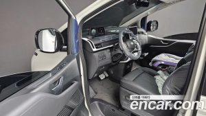Hyundai Staria 4WD Lounge 7-Seater 2024 года из Южной Кореи