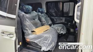 Hyundai Staria 4WD Lounge 7-Seater 2024 года из Южной Кореи