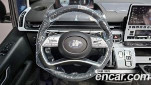 Hyundai Staria 4WD Lounge 7-Seater 2024 года из Южной Кореи