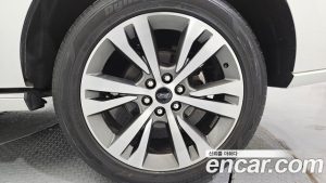 Ford Expedition платина 4WD 2021 года из Южной Кореи