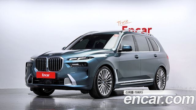 BMW X7 xDrive 40i Design Pure Excellence 6인승 2023 года из Кореи