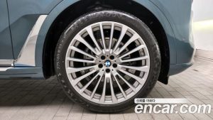 BMW X7 xDrive 40i Design Pure Excellence 6인승 2023 года из Южной Кореи