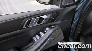BMW X7 xDrive 40i Design Pure Excellence 6인승 2023 года из Южной Кореи