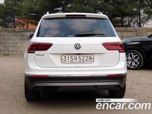 Volkswagen Tiguan 2.0 TDI Premium 2020 года из Южной Кореи