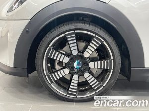 Mini Cooper Convertible Seaside Edition 2023 года из Южной Кореи