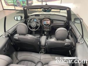 Mini Cooper Convertible Seaside Edition 2023 года из Южной Кореи