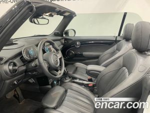 Mini Cooper Convertible Seaside Edition 2023 года из Южной Кореи