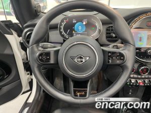 Mini Cooper Convertible Seaside Edition 2023 года из Южной Кореи
