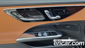 Mercedes-Benz C-Class C300 4MATIC AMG Line 2023 года из Южной Кореи