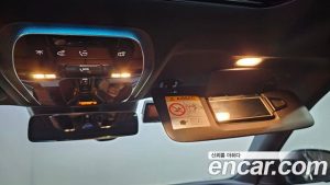 Mercedes-Benz C-Class C300 4MATIC AMG Line 2023 года из Южной Кореи