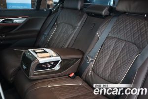 BMW 7-Series 740Li xDrive Design Pure Excellence 2021 года из Южной Кореи