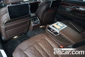 BMW 7-Series 740Li xDrive Design Pure Excellence 2021 года из Южной Кореи