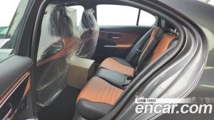 Mercedes-Benz C-Class C300 4MATIC AMG Line 2023 года из Южной Кореи