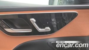 Mercedes-Benz C-Class C300 4MATIC AMG Line 2023 года из Южной Кореи