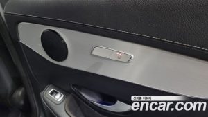 Mercedes-Benz GLC-Class GLC300 4MATIC Premium 2021 года из Южной Кореи