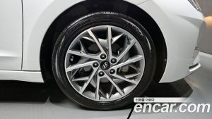 Hyundai AVANTE 1.6 2020 года из Южной Кореи