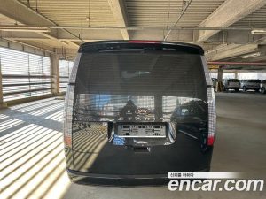 Hyundai Staria 4WD Lounge 7-Seater 2024 года из Южной Кореи