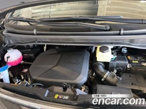 Hyundai Staria 4WD Lounge 7-Seater 2024 года из Южной Кореи