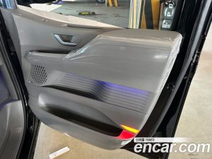 Hyundai Staria 4WD Lounge 7-Seater 2024 года из Южной Кореи